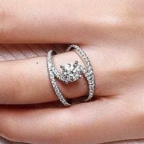 Stunning Ring - Picture 3 of 4